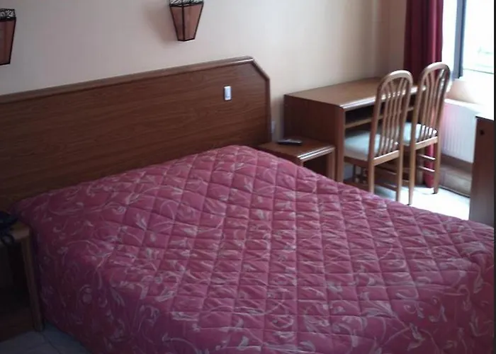 Paris Hotel Le Mediterraneen